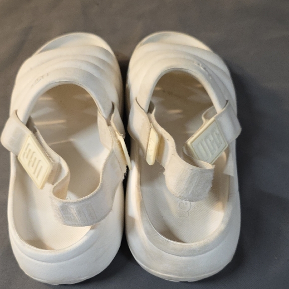UGG White Kids Sandals - Picture 5 of 7